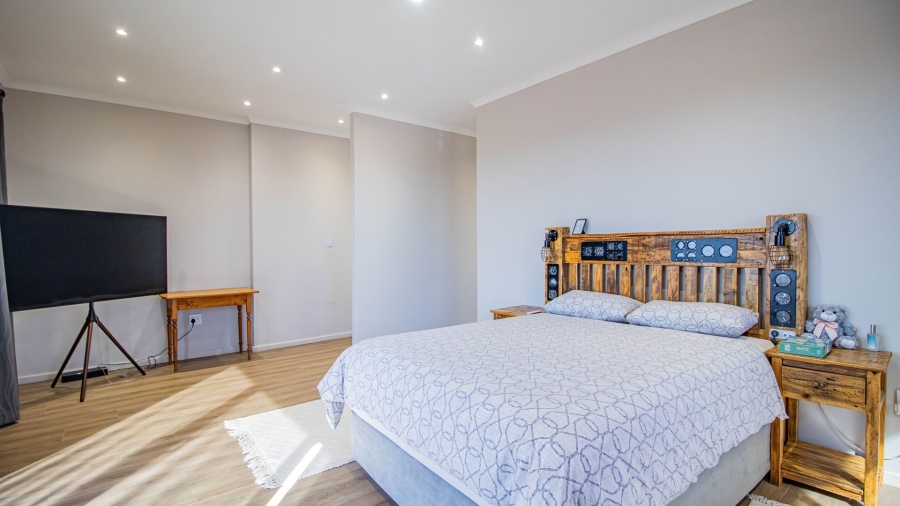 6 Bedroom Property for Sale in Vredenburg Western Cape